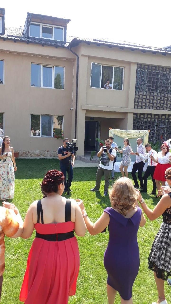 Casa Dobrescu Centura De Nord Otel Craiova Dış mekan fotoğraf